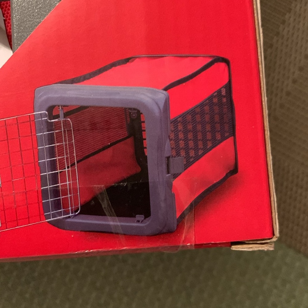 New In Box Vibrant Life Small pop up dog kennel - Picture 3 of 4